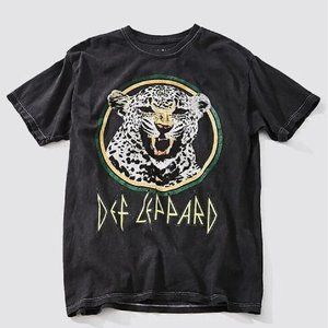 Def Leppard Animal Logo metal rock Boyfriend Official T-Shirt S/M fits M NWT
